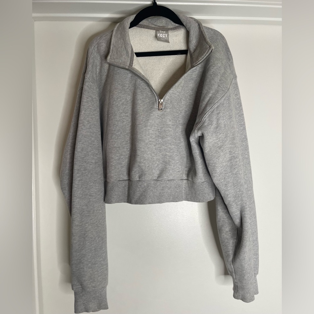 TNA Cozy Fleece in Light Gray